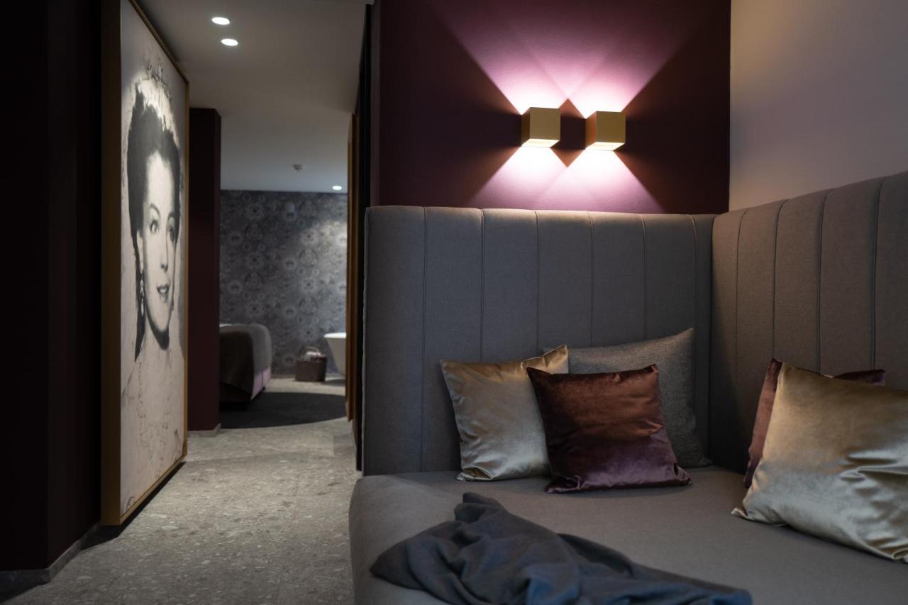 Sissi Suites | Luxury Apartments | マイヤーホーフェン エクステリア 写真